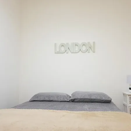 Spacious With Terrace In Marques De Pombal * Lisboa