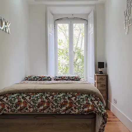 Spacious With Terrace In Marques De Pombal