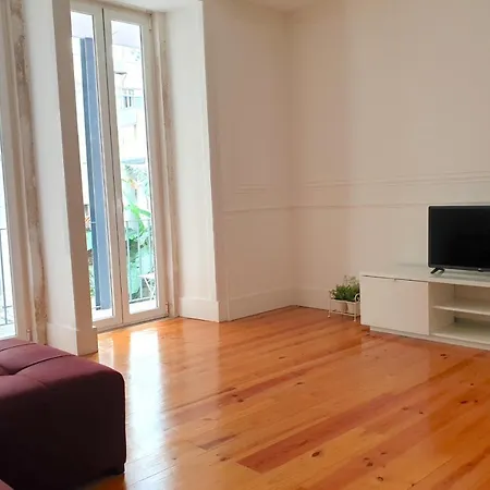 Spacious With Terrace In Marques De Pombal Lissabon
