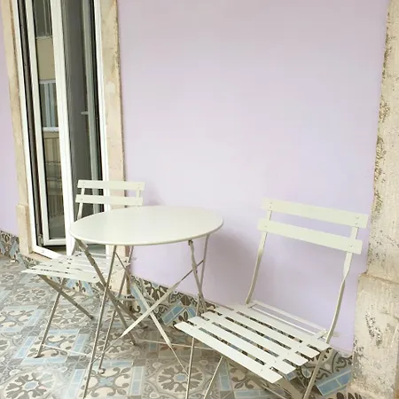 Spacious With Terrace In Marques De Pombal *